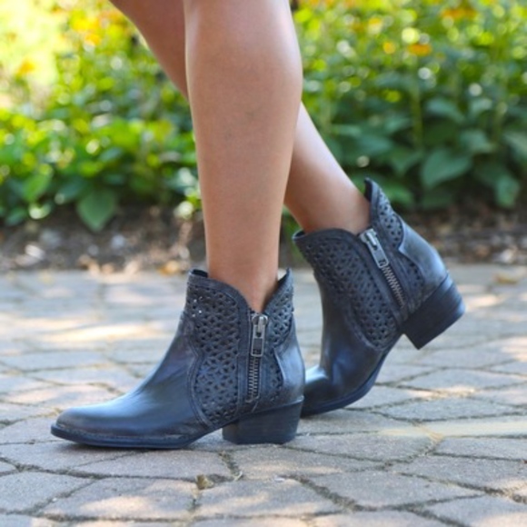 circle g cutout short boots